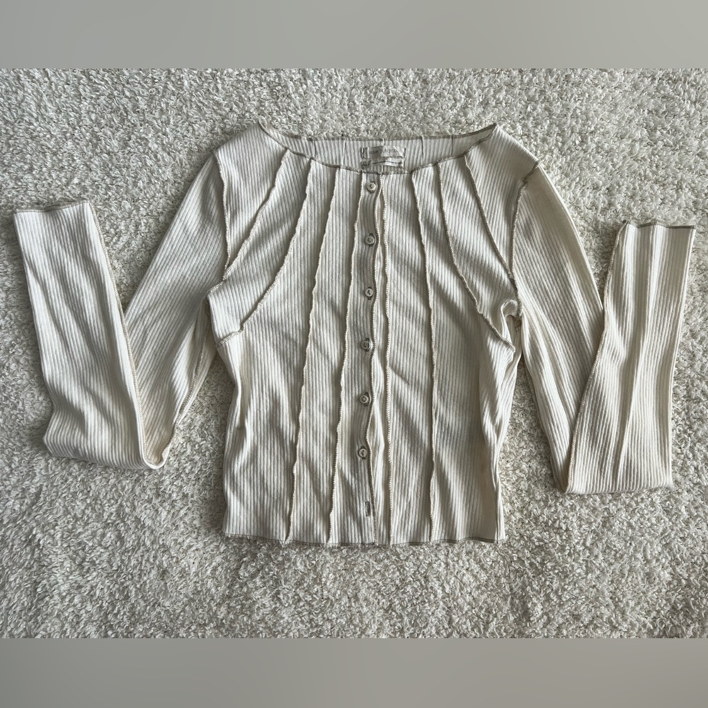 Hollister Long Sleeve Crop Top Size XSmall.